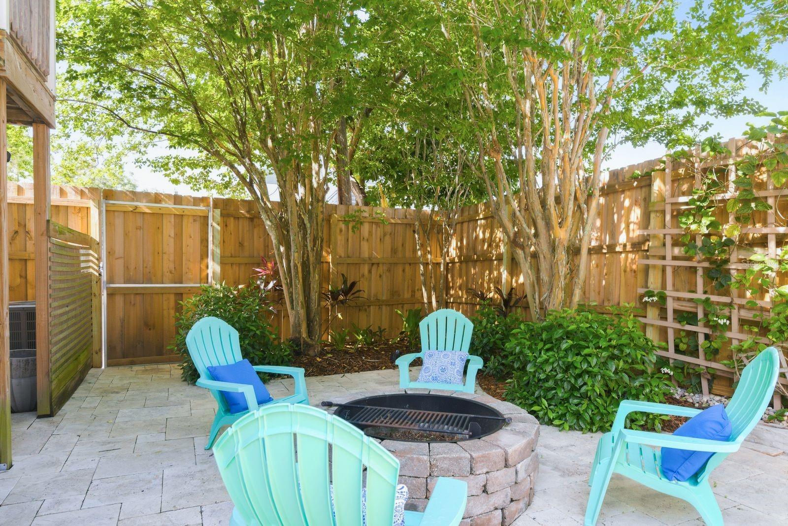 888 16TH AVE N, ST PETERSBURG, FL, 33704