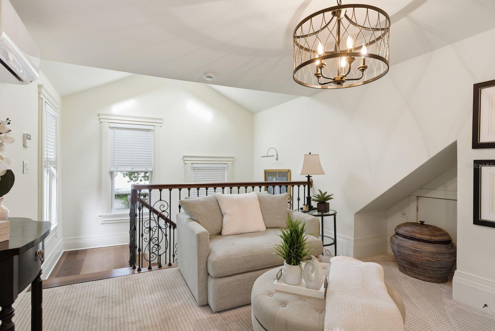 888 16TH AVE N, ST PETERSBURG, FL, 33704