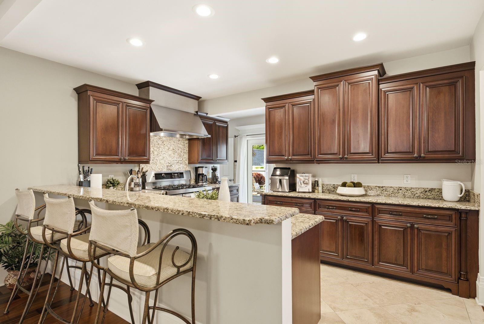 888 16TH AVE N, ST PETERSBURG, FL, 33704