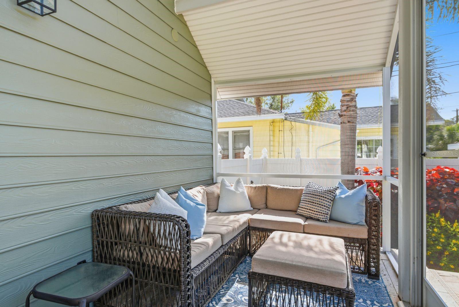 888 16TH AVE N, ST PETERSBURG, FL, 33704