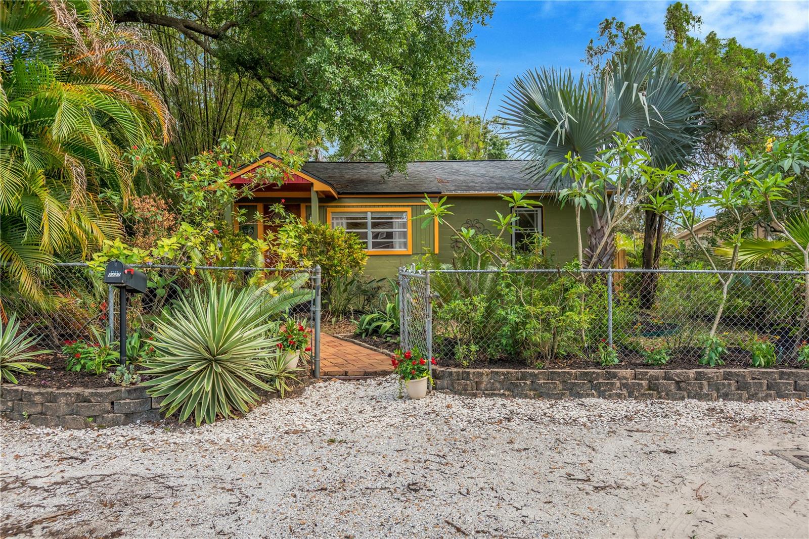 1427 E POWHATAN AVE, TAMPA, FL, 33604