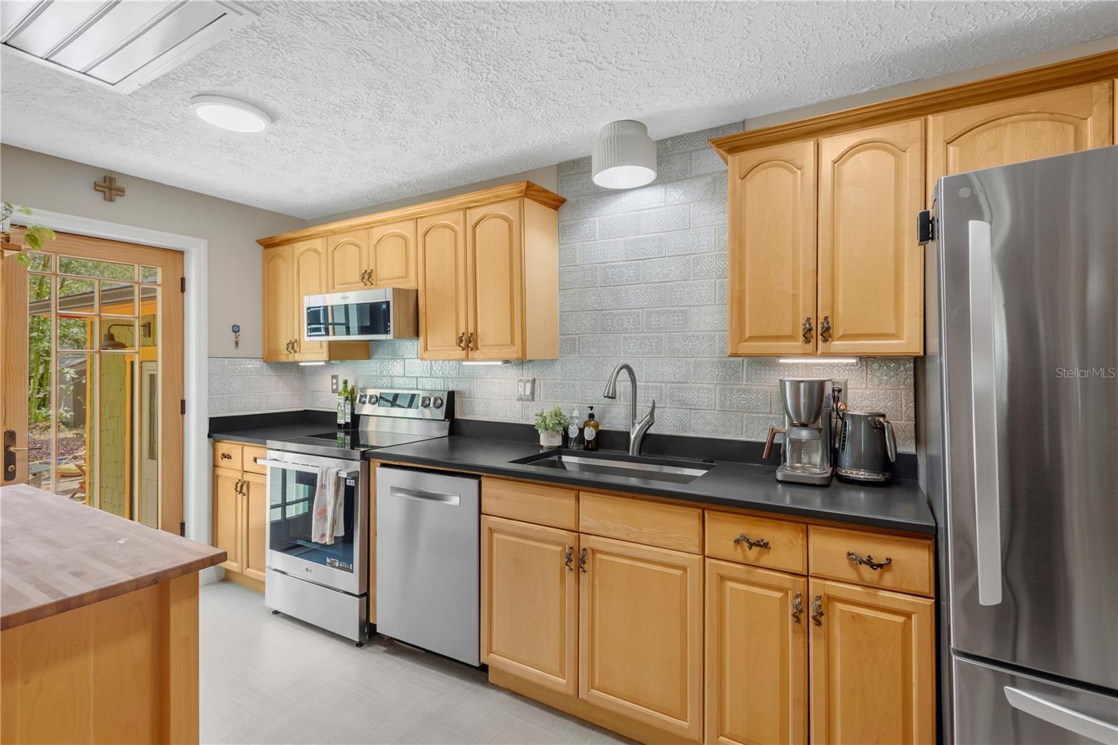 1427 E POWHATAN AVE, TAMPA, FL, 33604