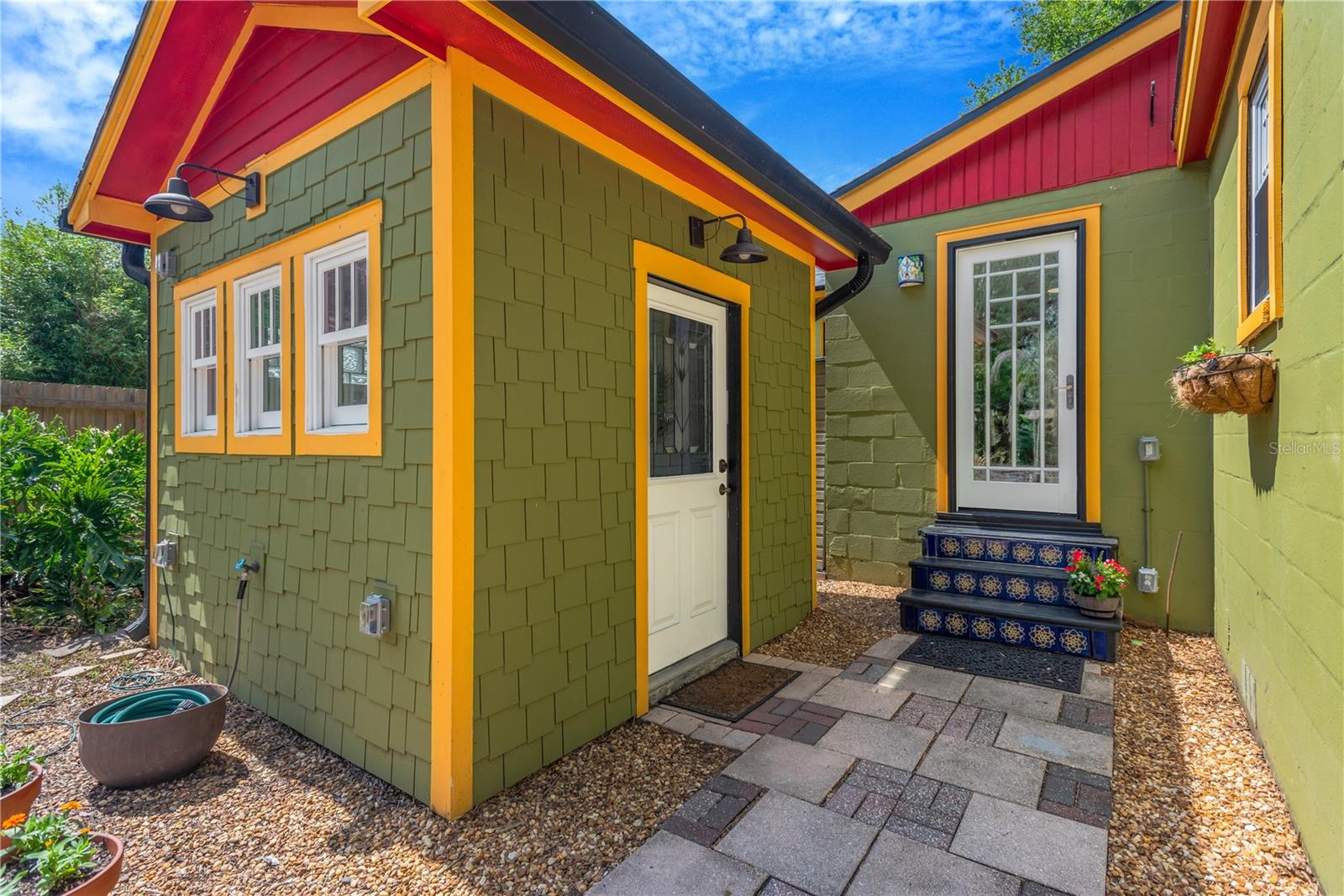 1427 E POWHATAN AVE, TAMPA, FL, 33604