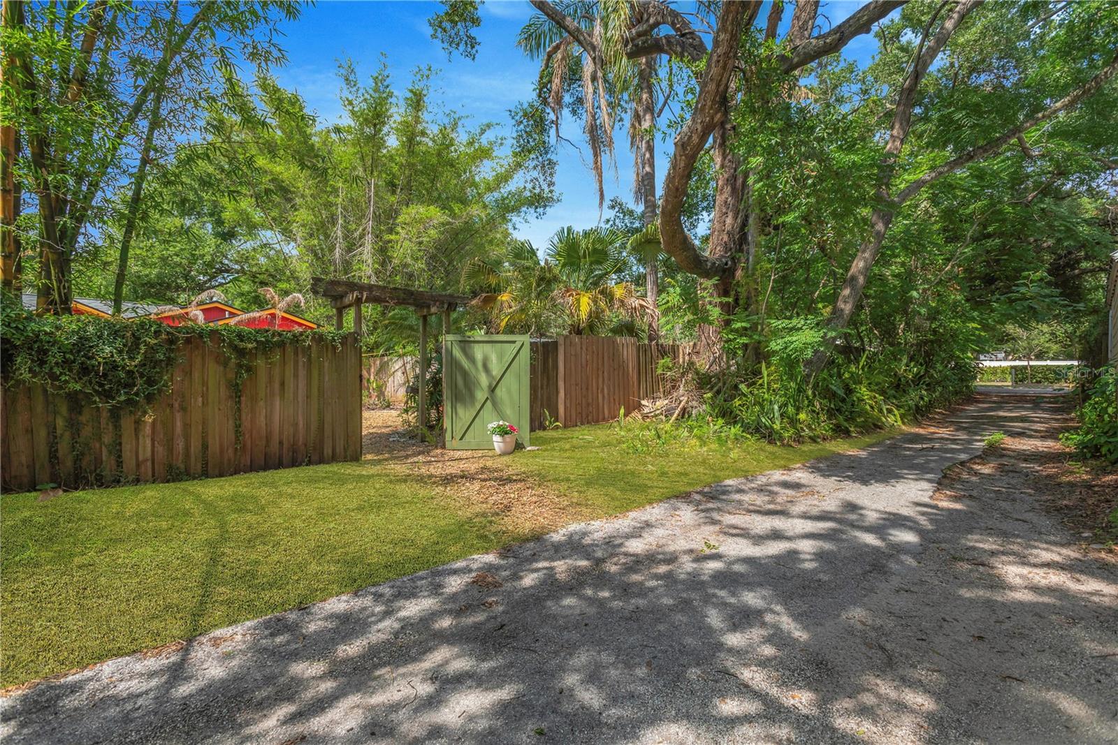 1427 E POWHATAN AVE, TAMPA, FL, 33604