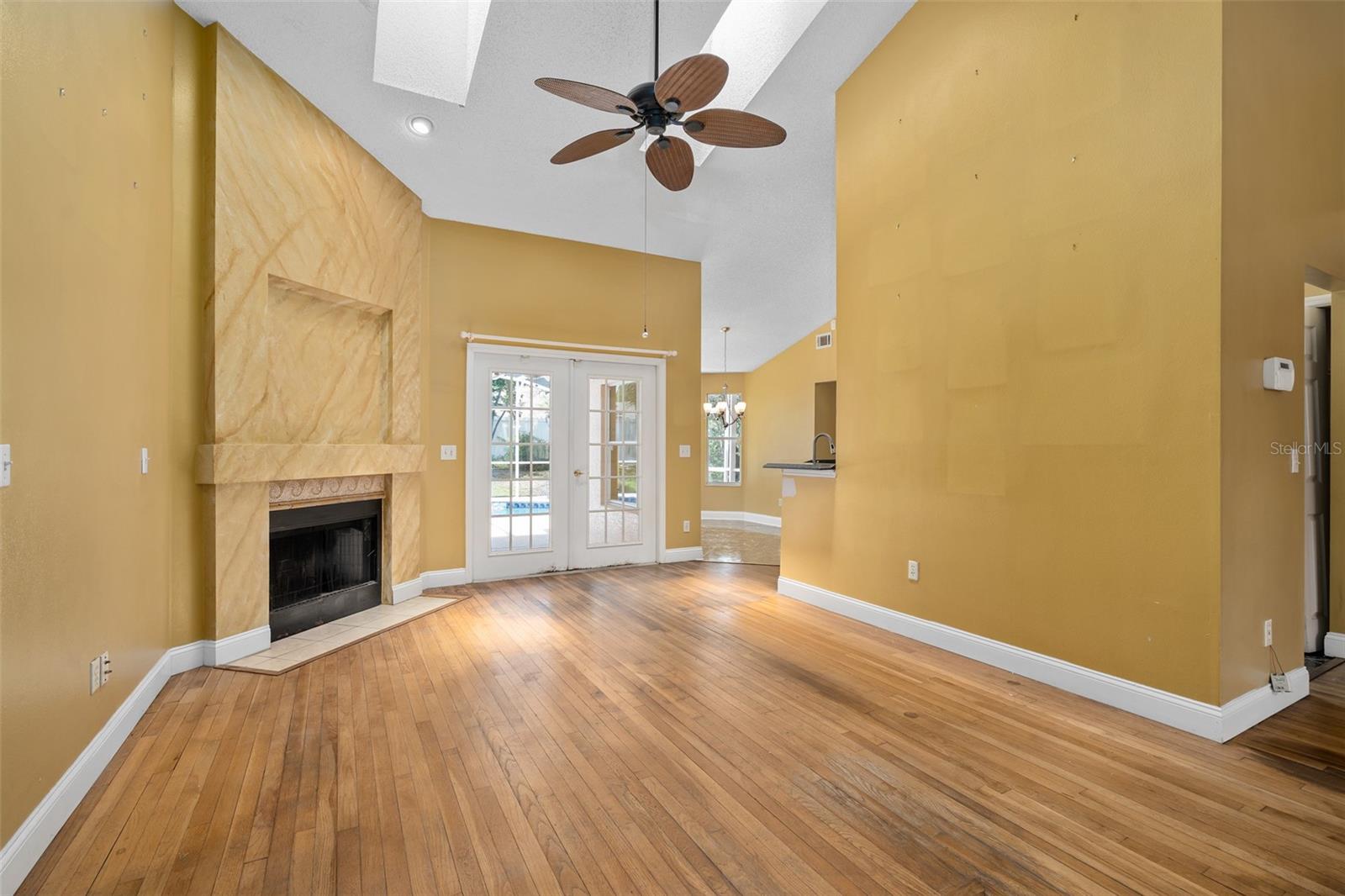 137 MADRONA DR, EUSTIS, FL, 32726
