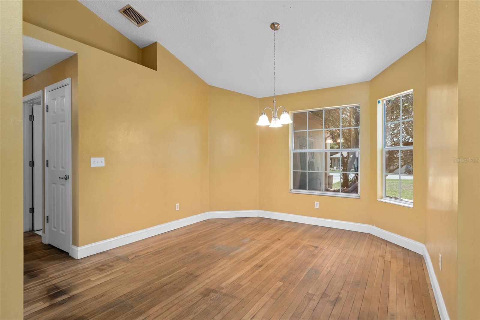 137 MADRONA DR, EUSTIS, FL, 32726