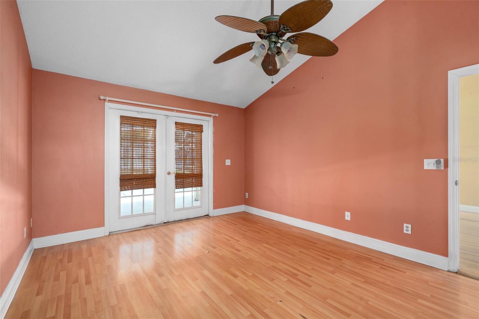 137 MADRONA DR, EUSTIS, FL, 32726