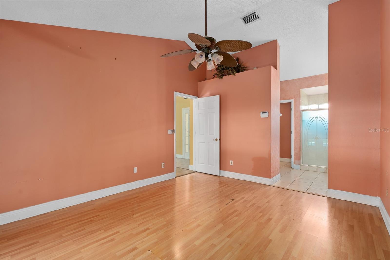 137 MADRONA DR, EUSTIS, FL, 32726