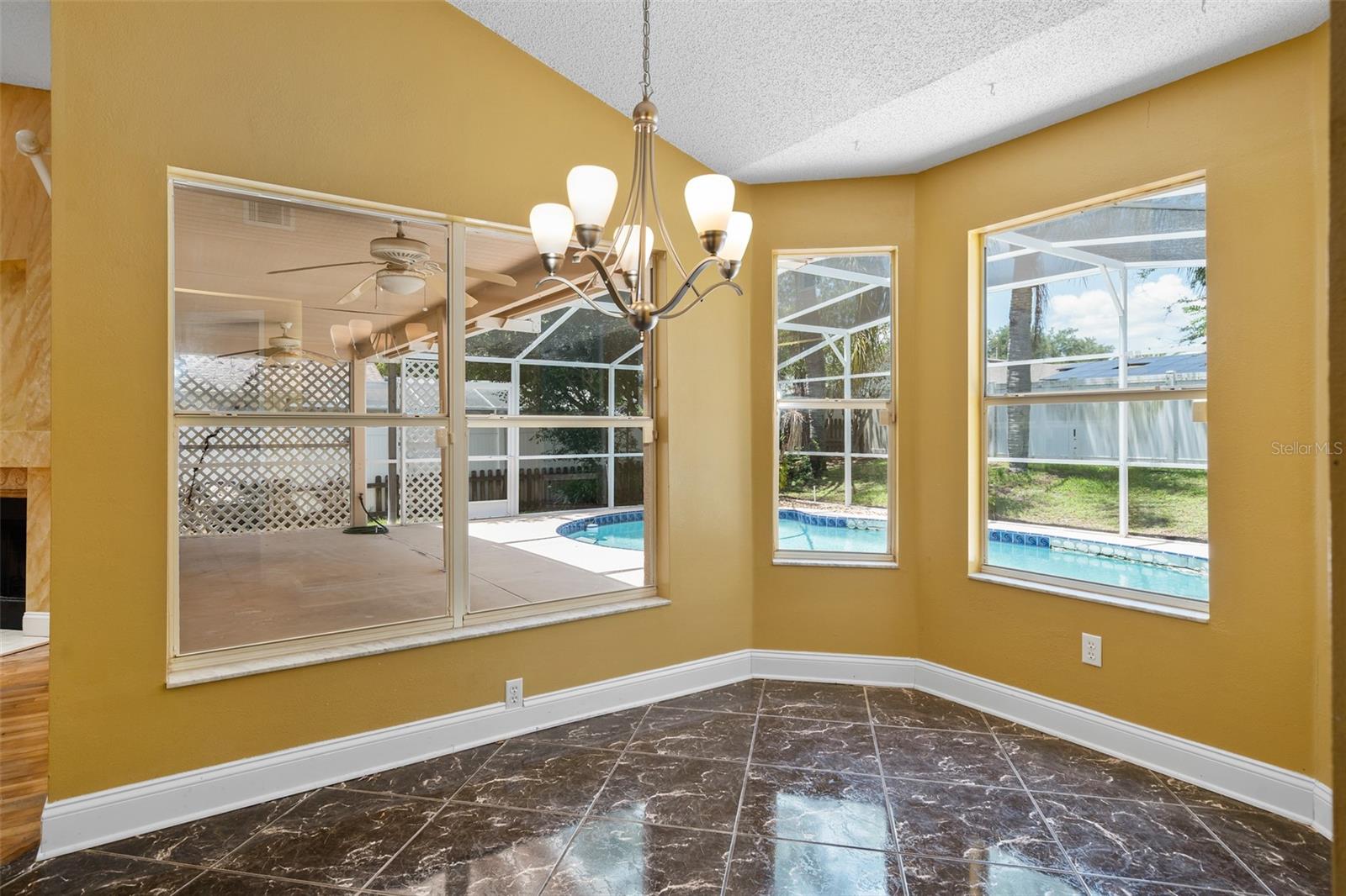137 MADRONA DR, EUSTIS, FL, 32726