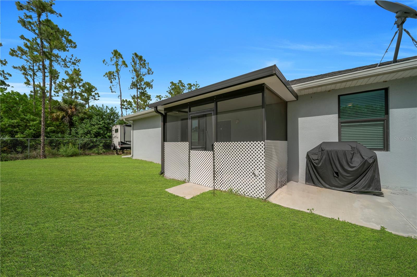 2021 HINES AVE, ALVA, FL, 33920