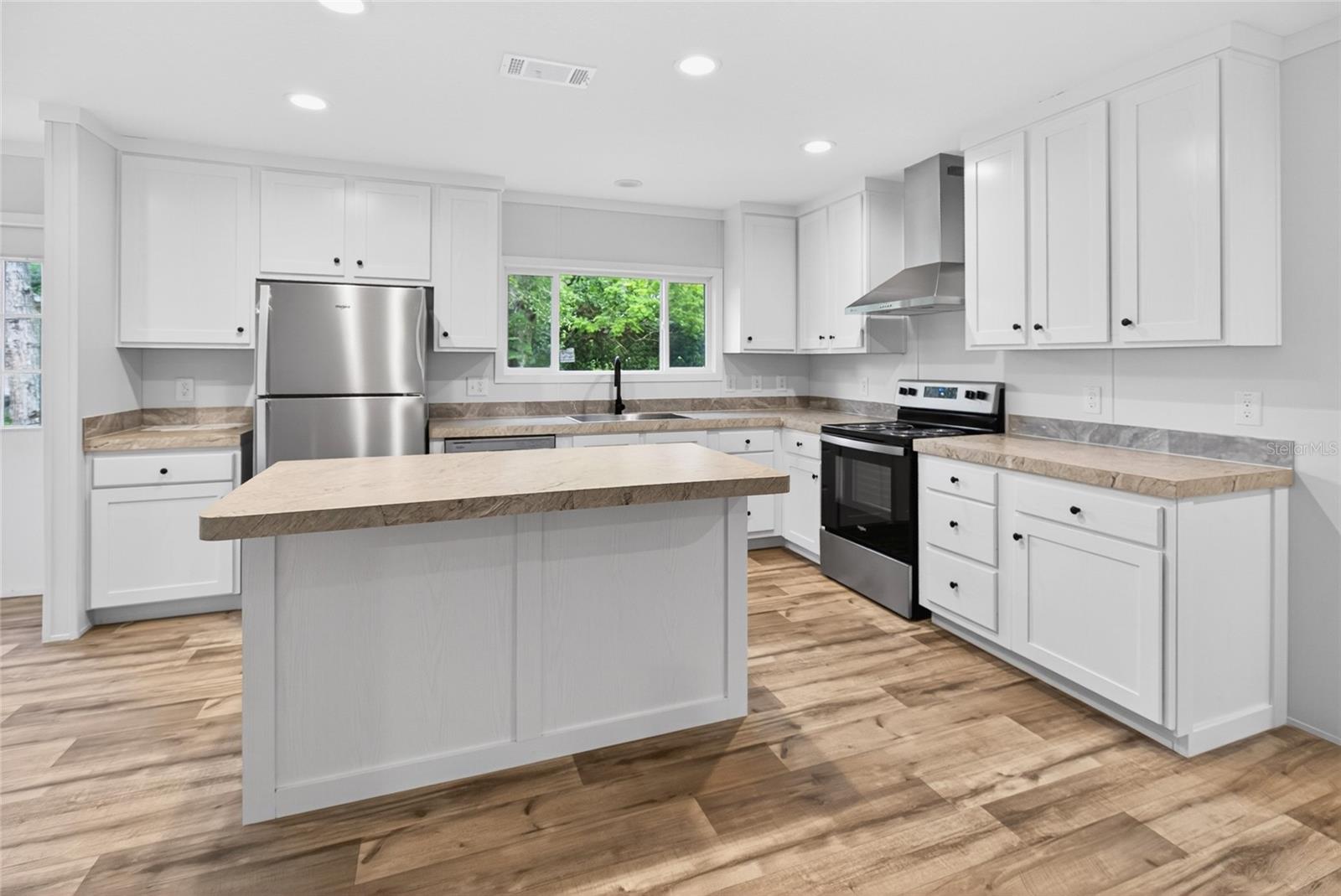 17475 TAVERN RD, BROOKSVILLE, FL, 34604