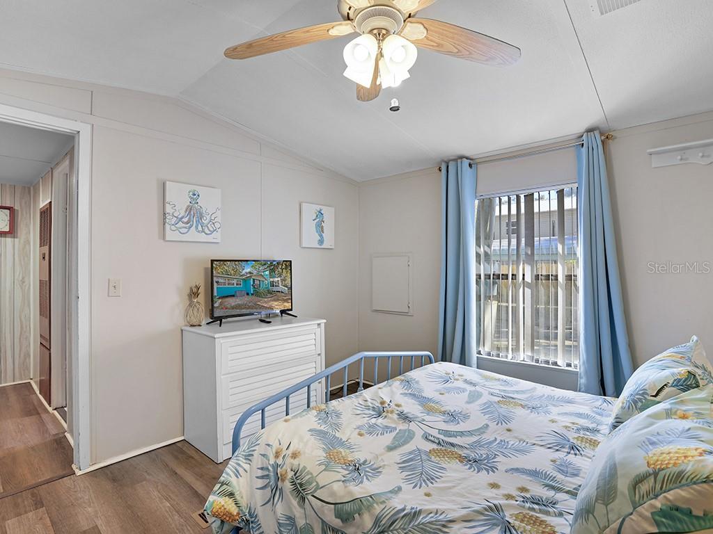 112 8TH ST NE, STEINHATCHEE, FL, 32359