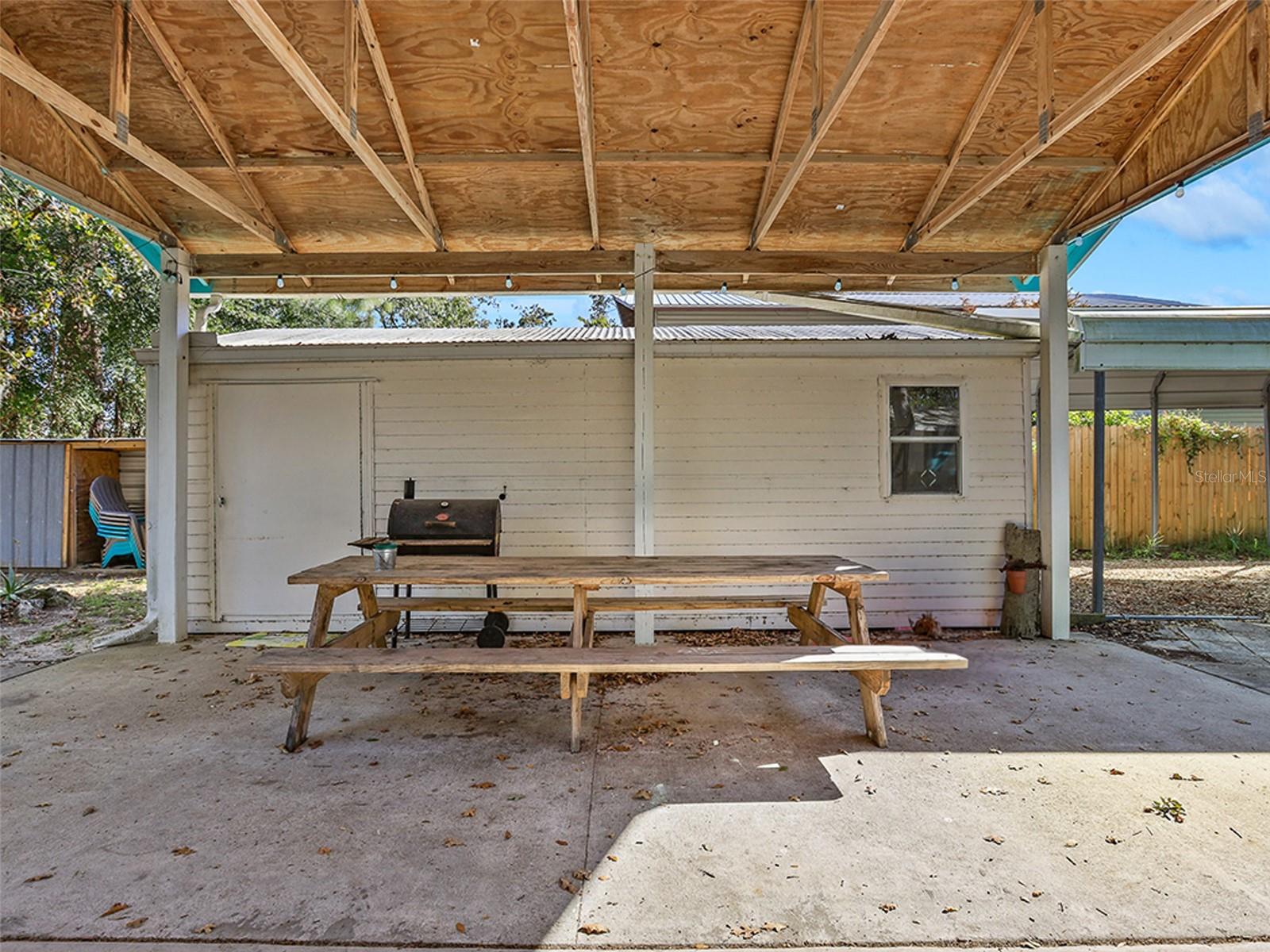 112 8TH ST NE, STEINHATCHEE, FL, 32359