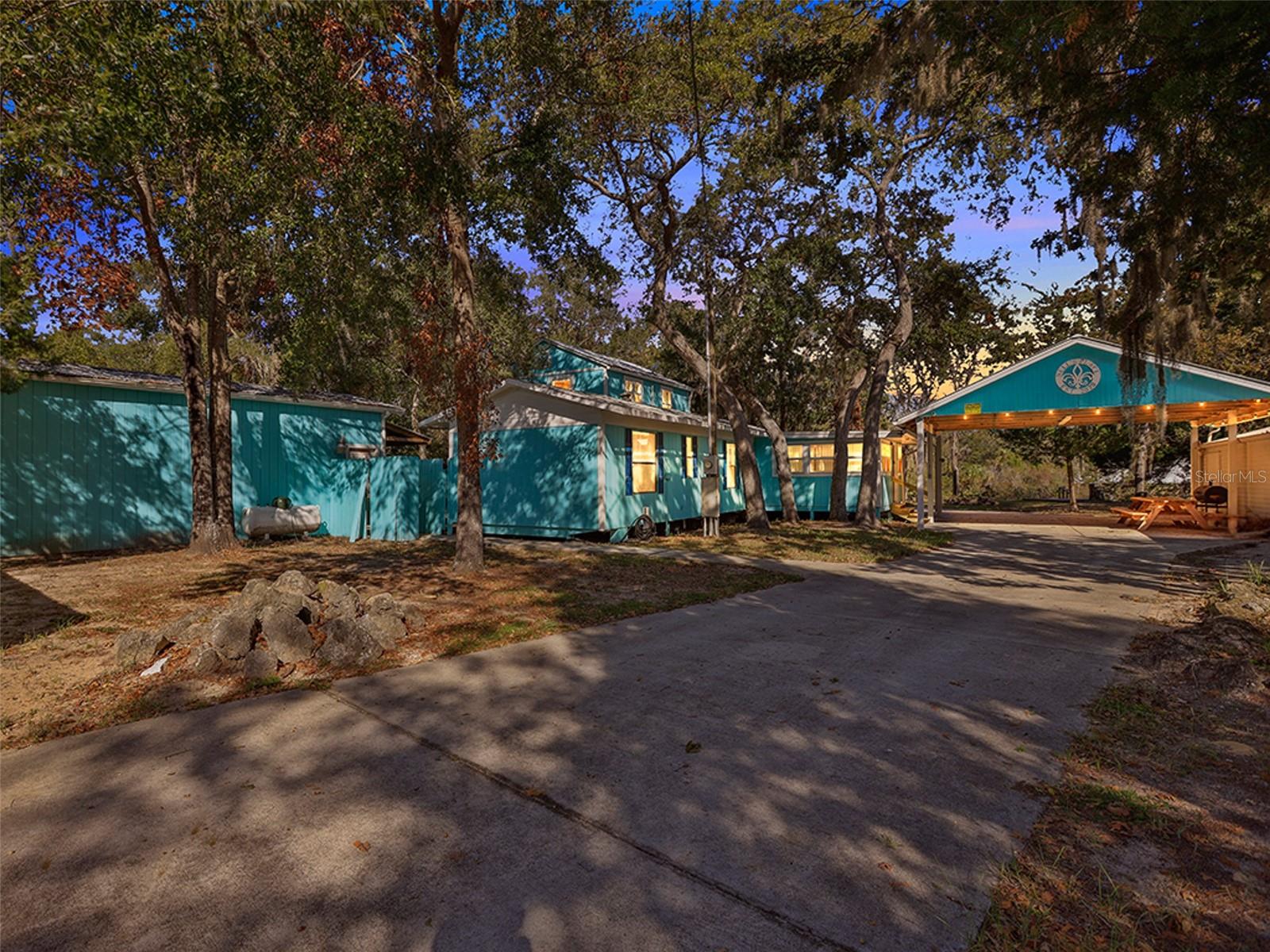 112 8TH ST NE, STEINHATCHEE, FL, 32359