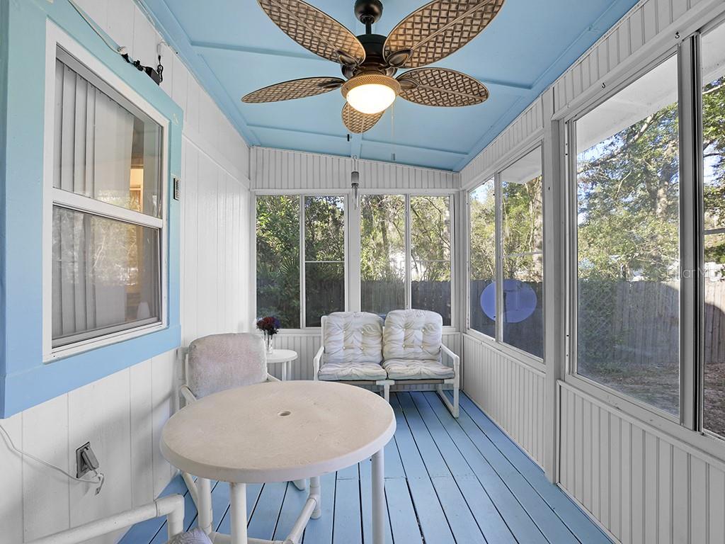 112 8TH ST NE, STEINHATCHEE, FL, 32359