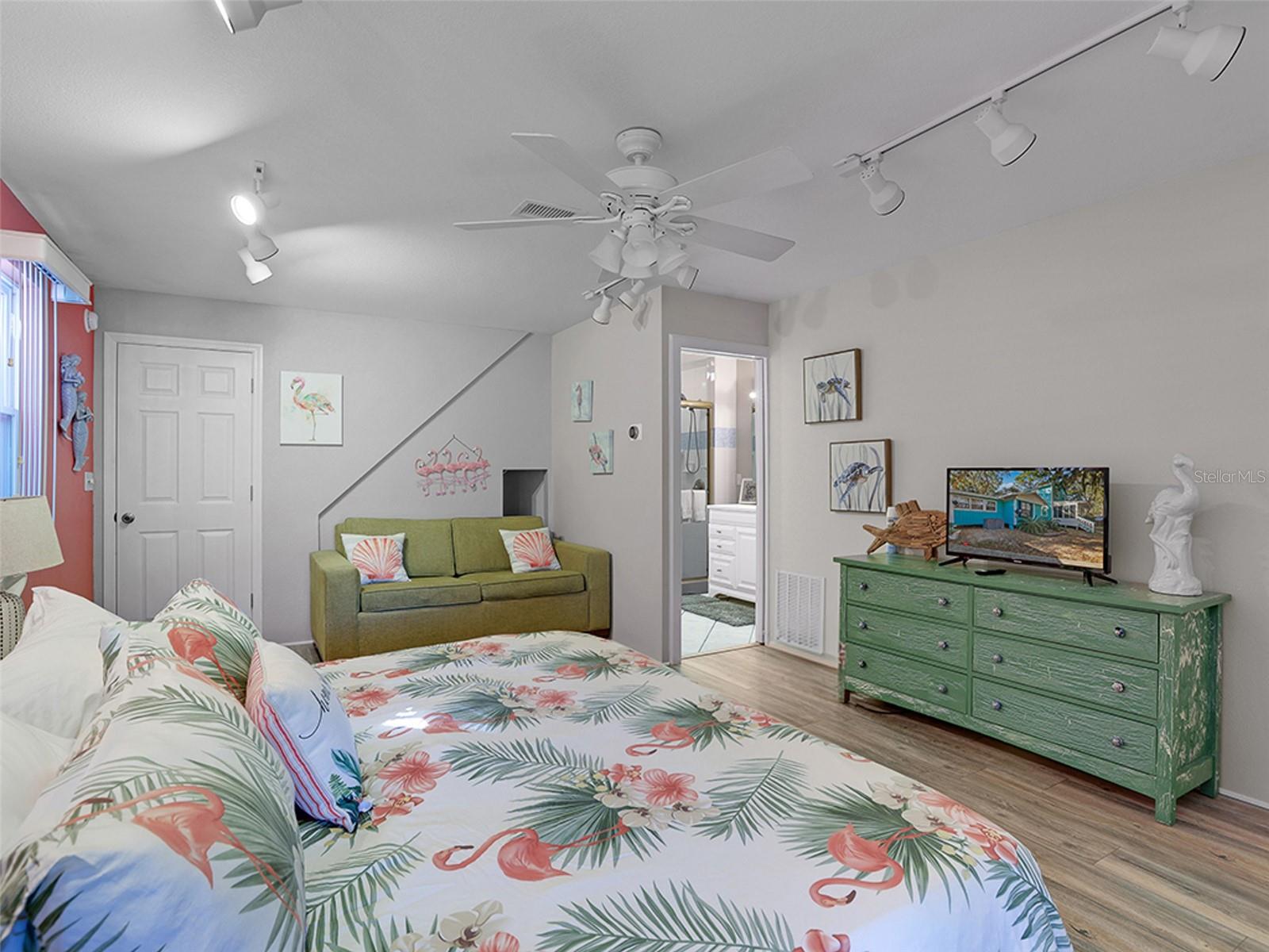 112 8TH ST NE, STEINHATCHEE, FL, 32359