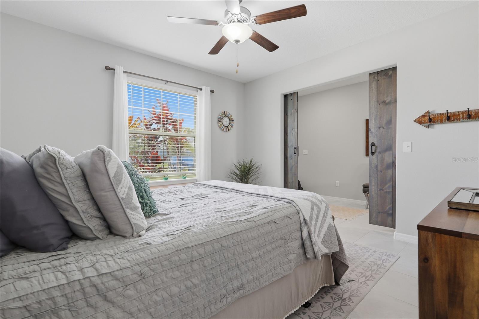5052 WHITE CHICORY DR, APOLLO BEACH, FL, 33572