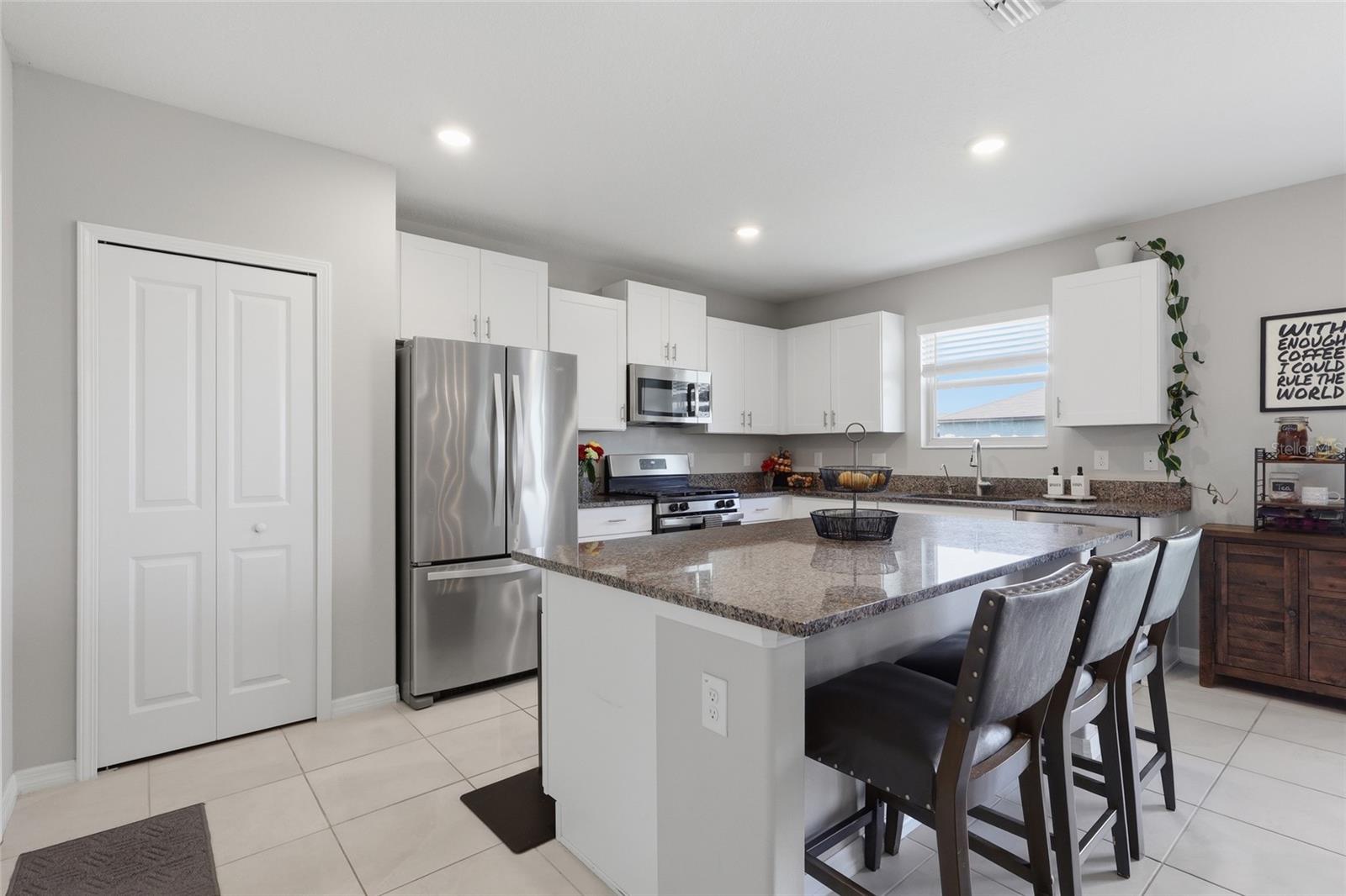 5052 WHITE CHICORY DR, APOLLO BEACH, FL, 33572