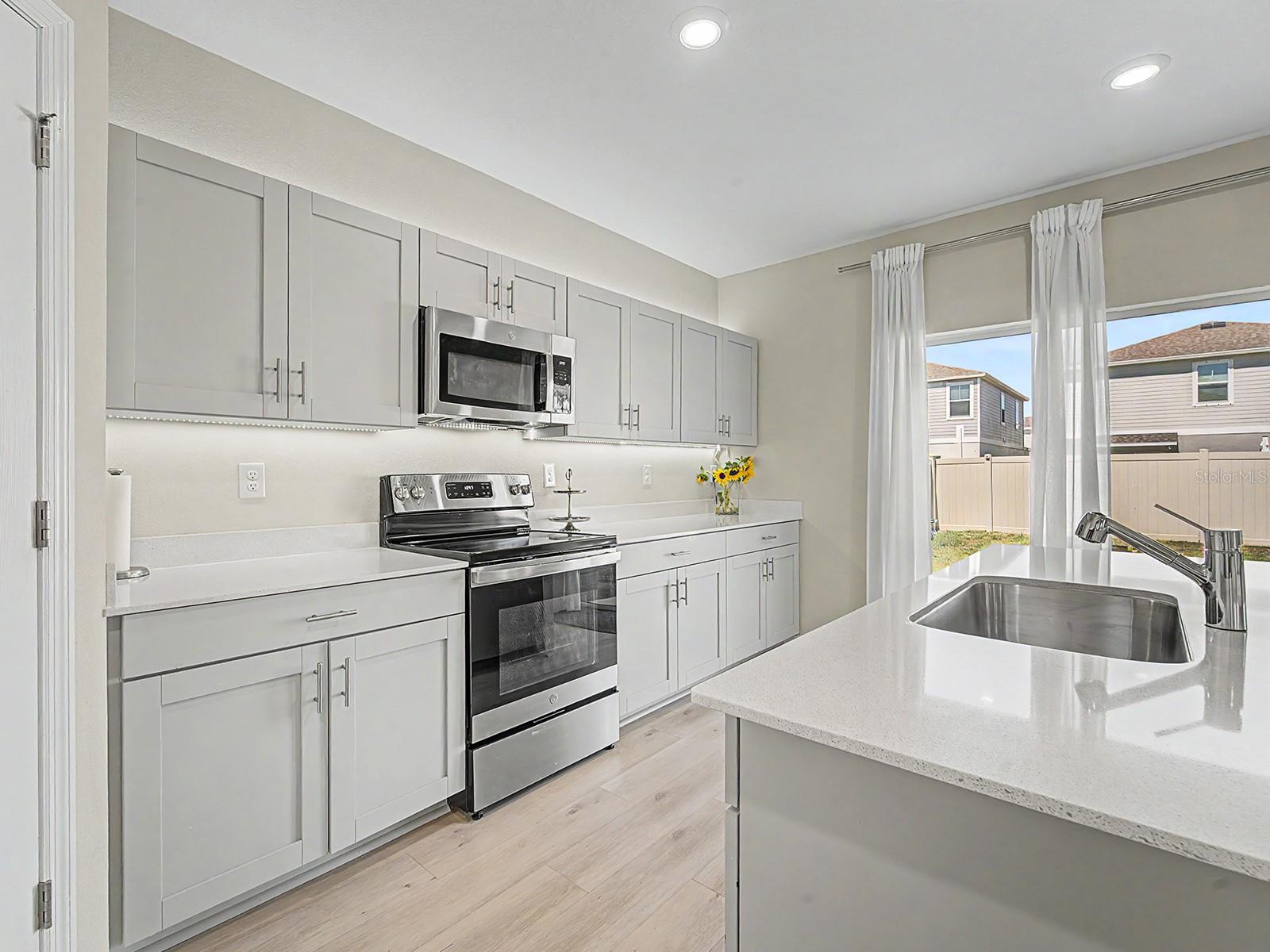 7587 STARFLOWER WAY, WESLEY CHAPEL, FL, 33545