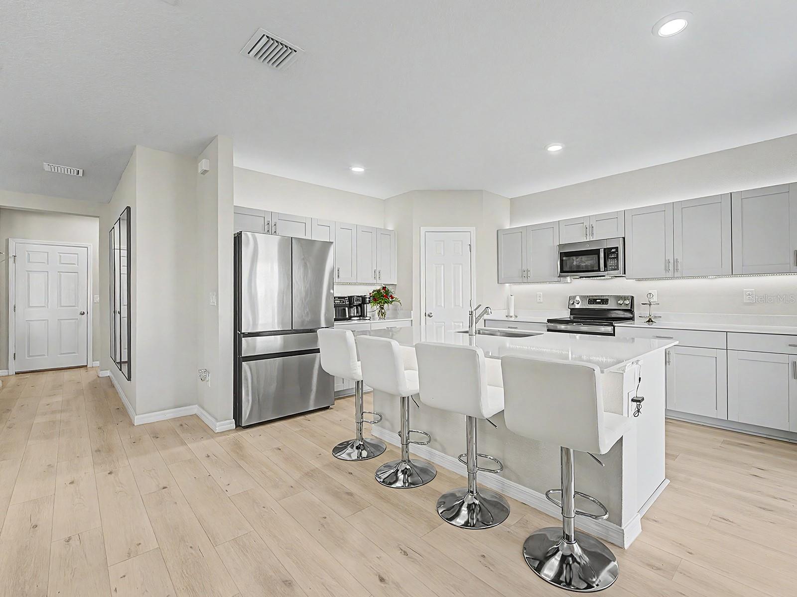 7587 STARFLOWER WAY, WESLEY CHAPEL, FL, 33545
