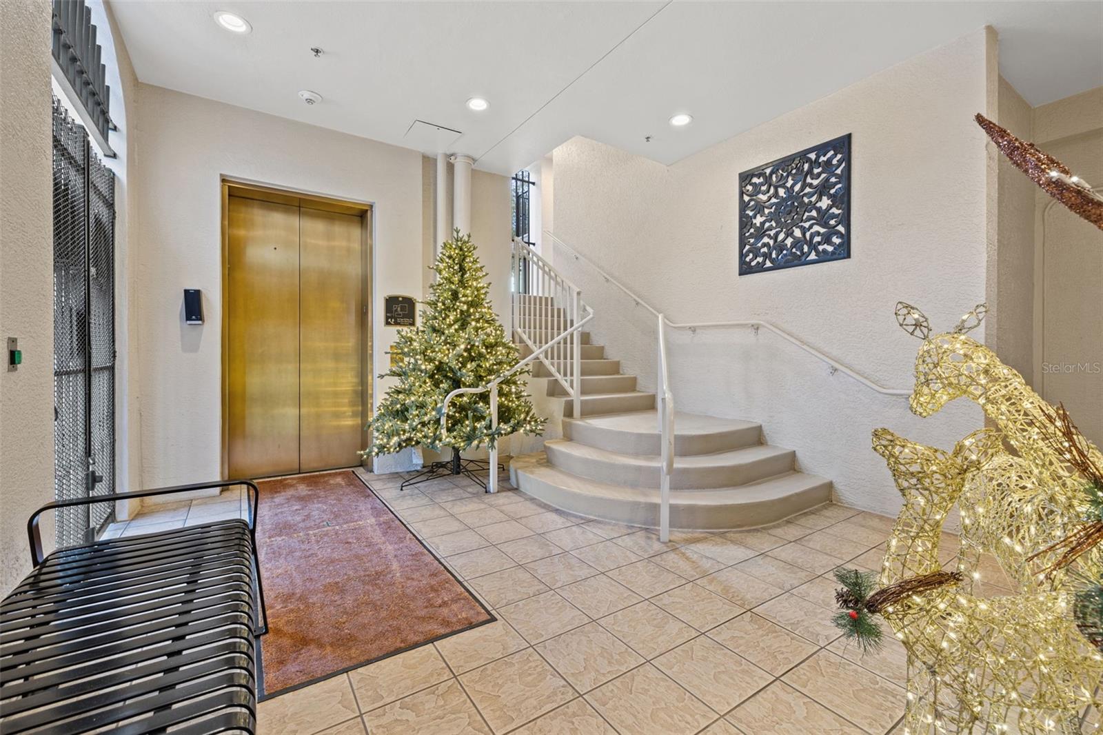 300 BEACH DR NE #305, ST PETERSBURG, FL, 33701