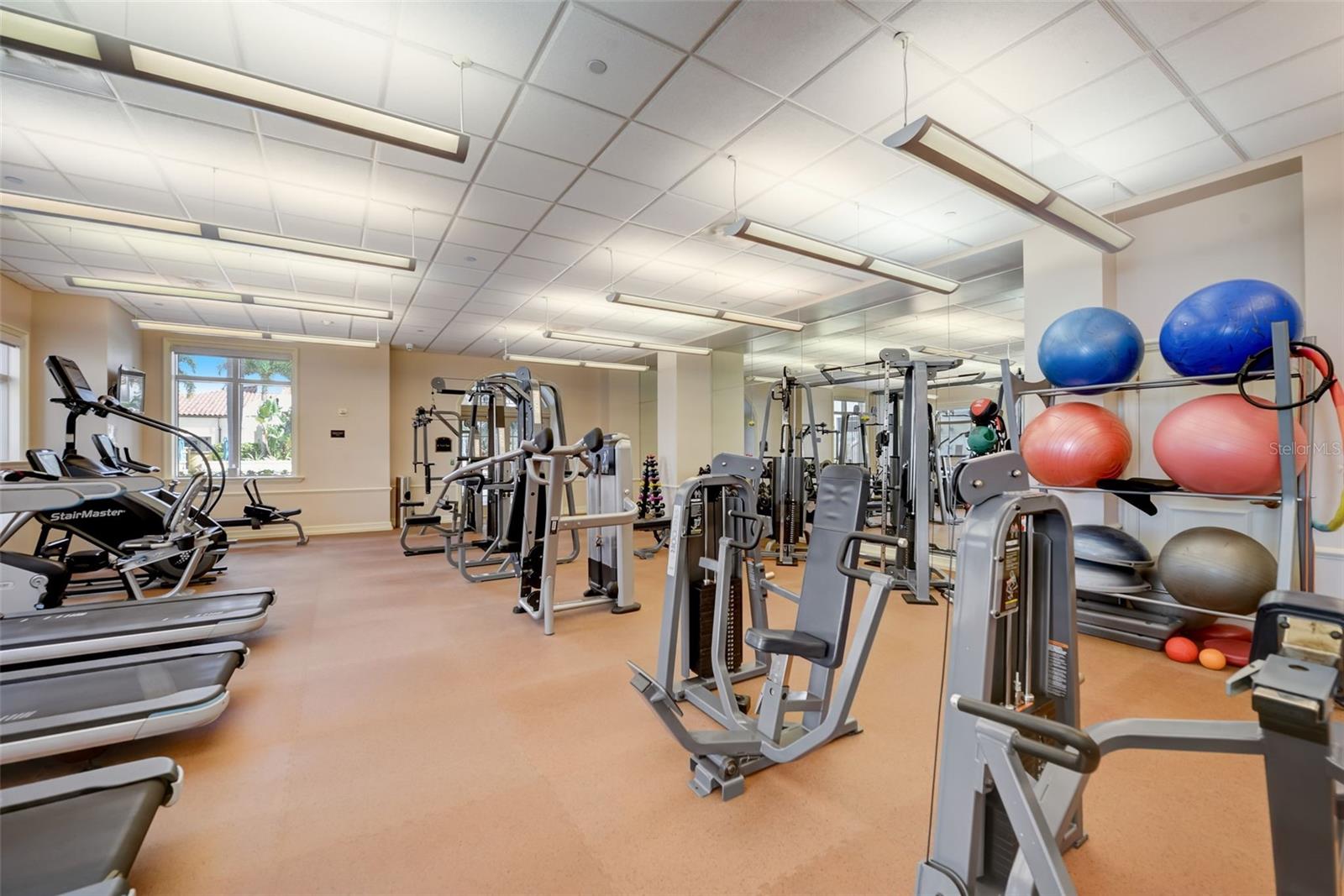 300 BEACH DR NE #305, ST PETERSBURG, FL, 33701