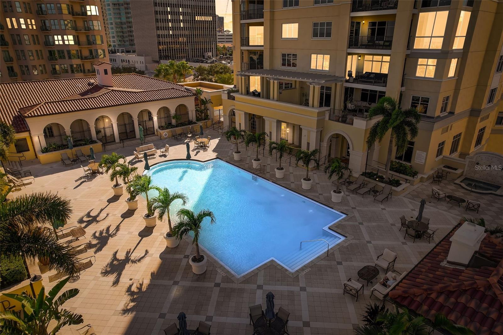 300 BEACH DR NE #305, ST PETERSBURG, FL, 33701