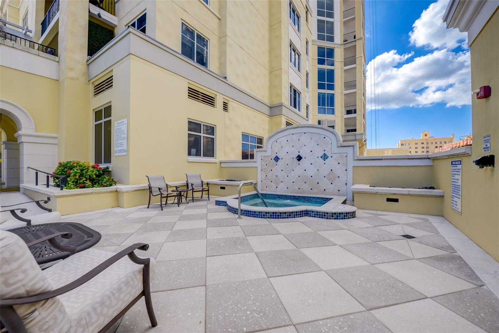 300 BEACH DR NE #305, ST PETERSBURG, FL, 33701