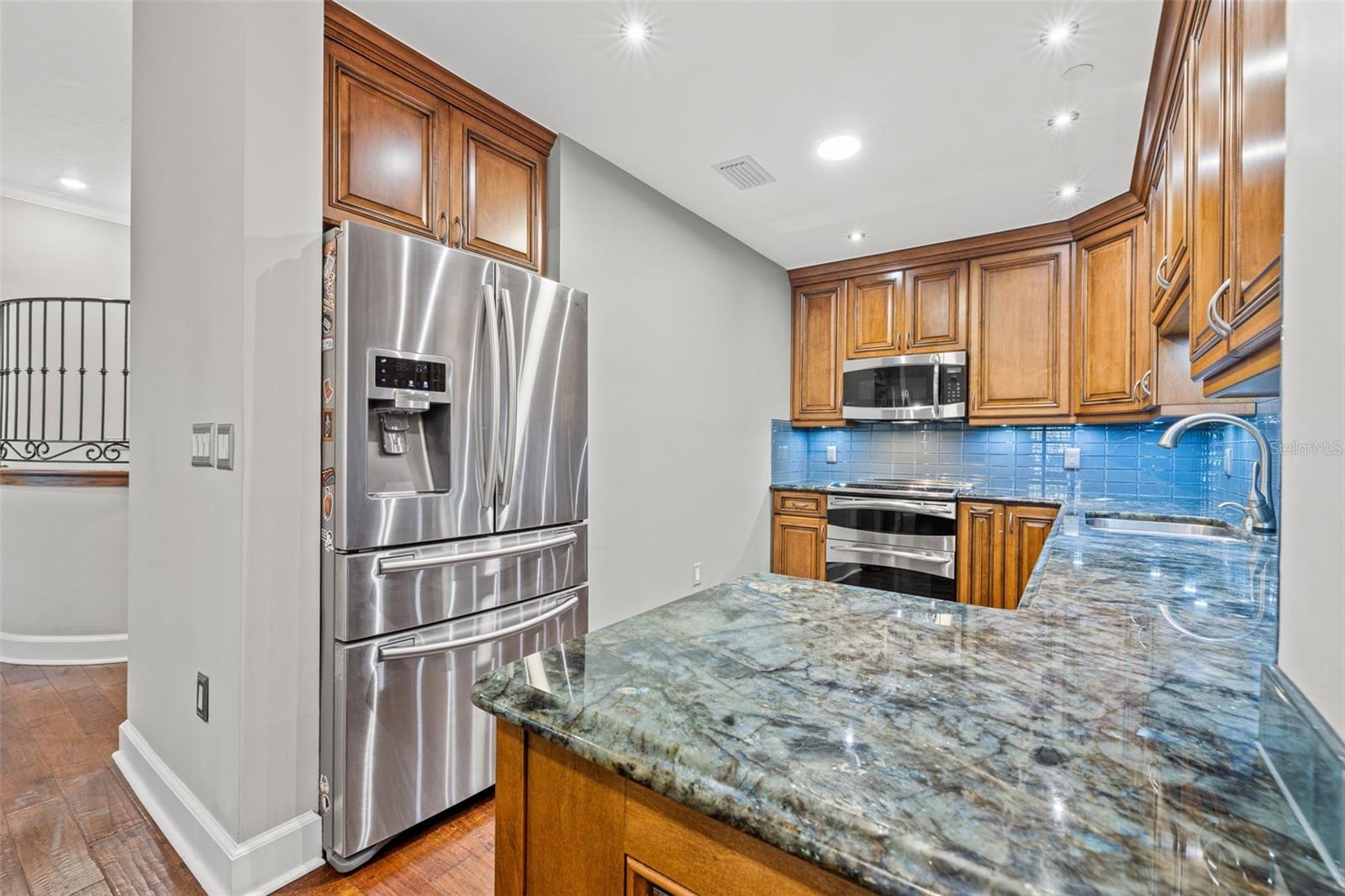 300 BEACH DR NE #305, ST PETERSBURG, FL, 33701