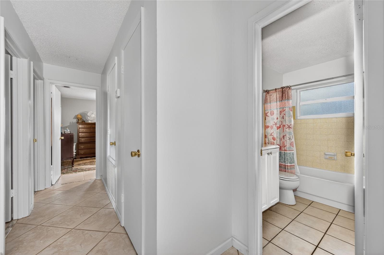 8433 LIMONIA DR, INDIAN LAKE ESTATES, FL, 33855