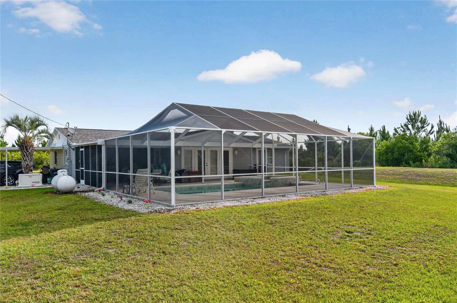 8433 LIMONIA DR, INDIAN LAKE ESTATES, FL, 33855