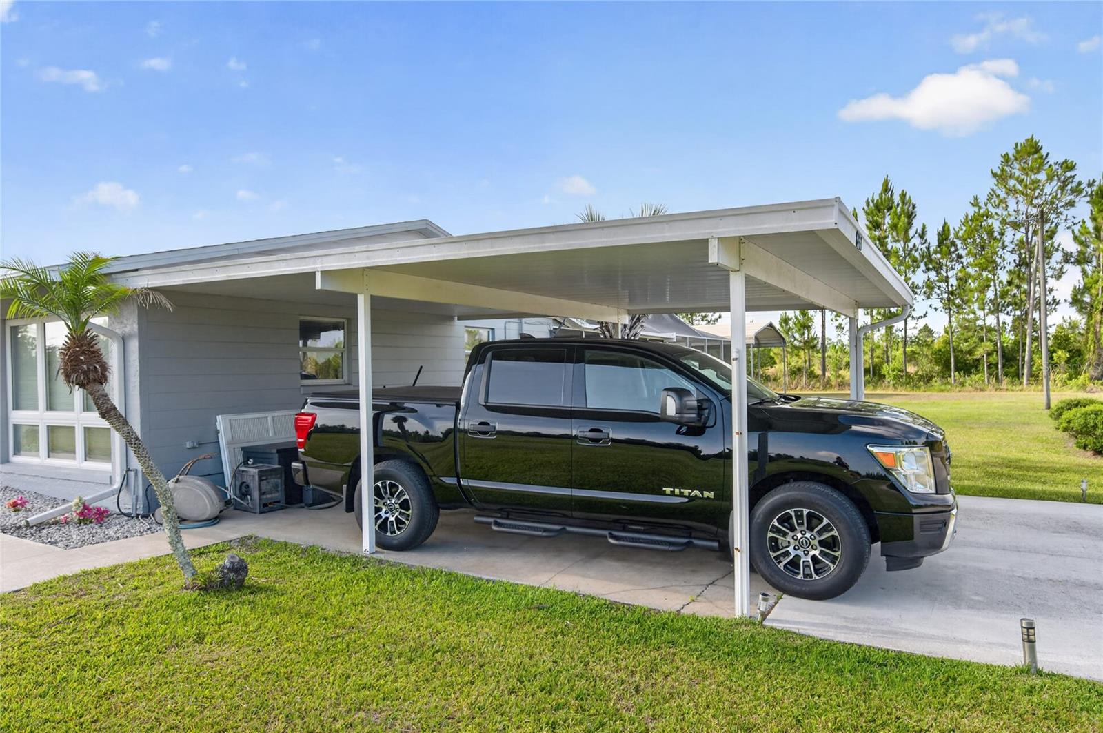 8433 LIMONIA DR, INDIAN LAKE ESTATES, FL, 33855