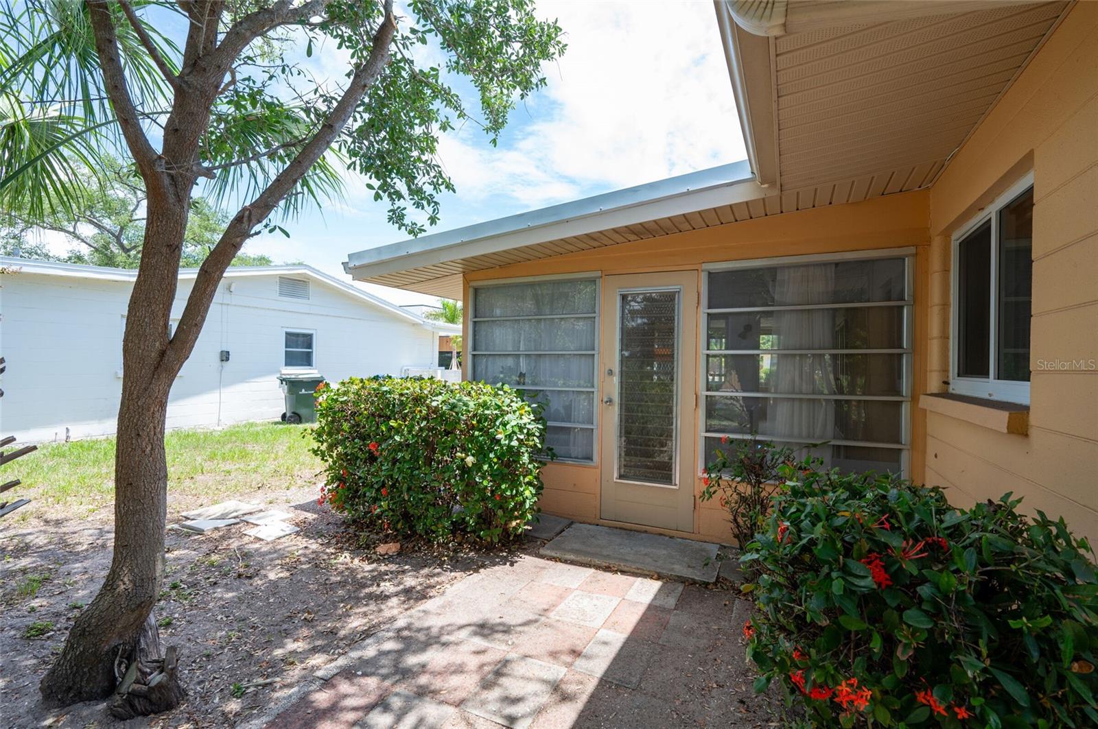 2215 GROVE ST, SARASOTA, FL, 34239
