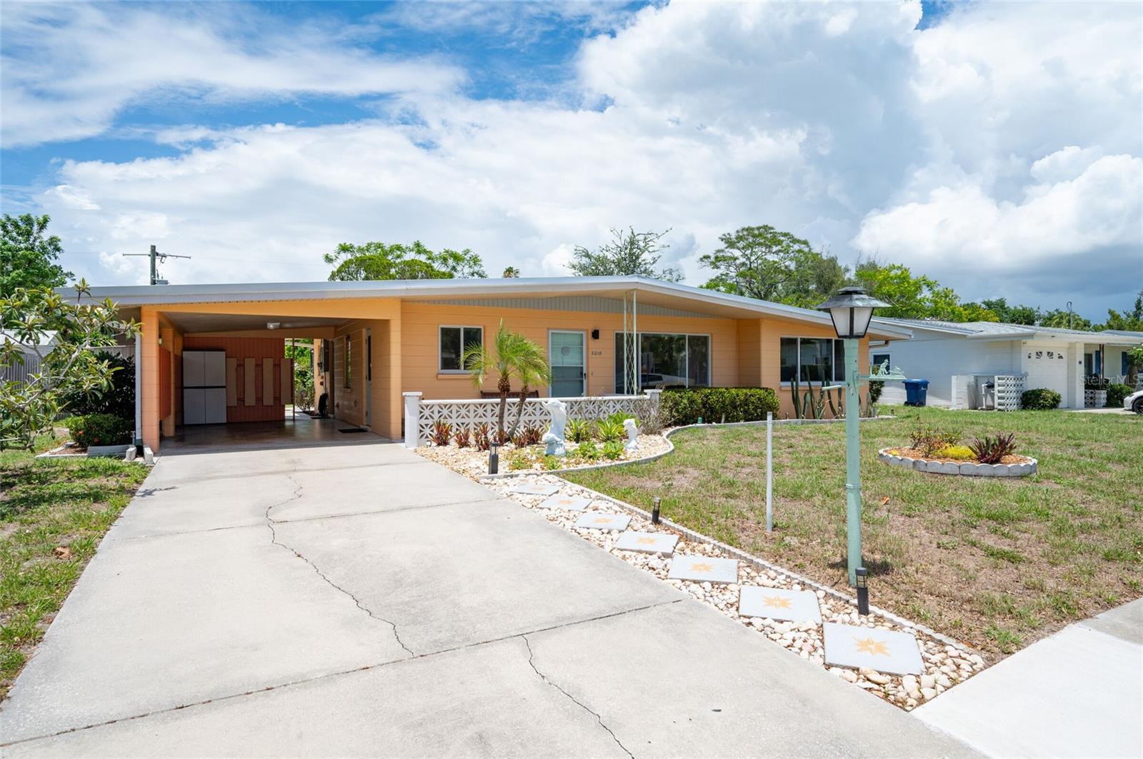 2215 GROVE ST, SARASOTA, FL, 34239