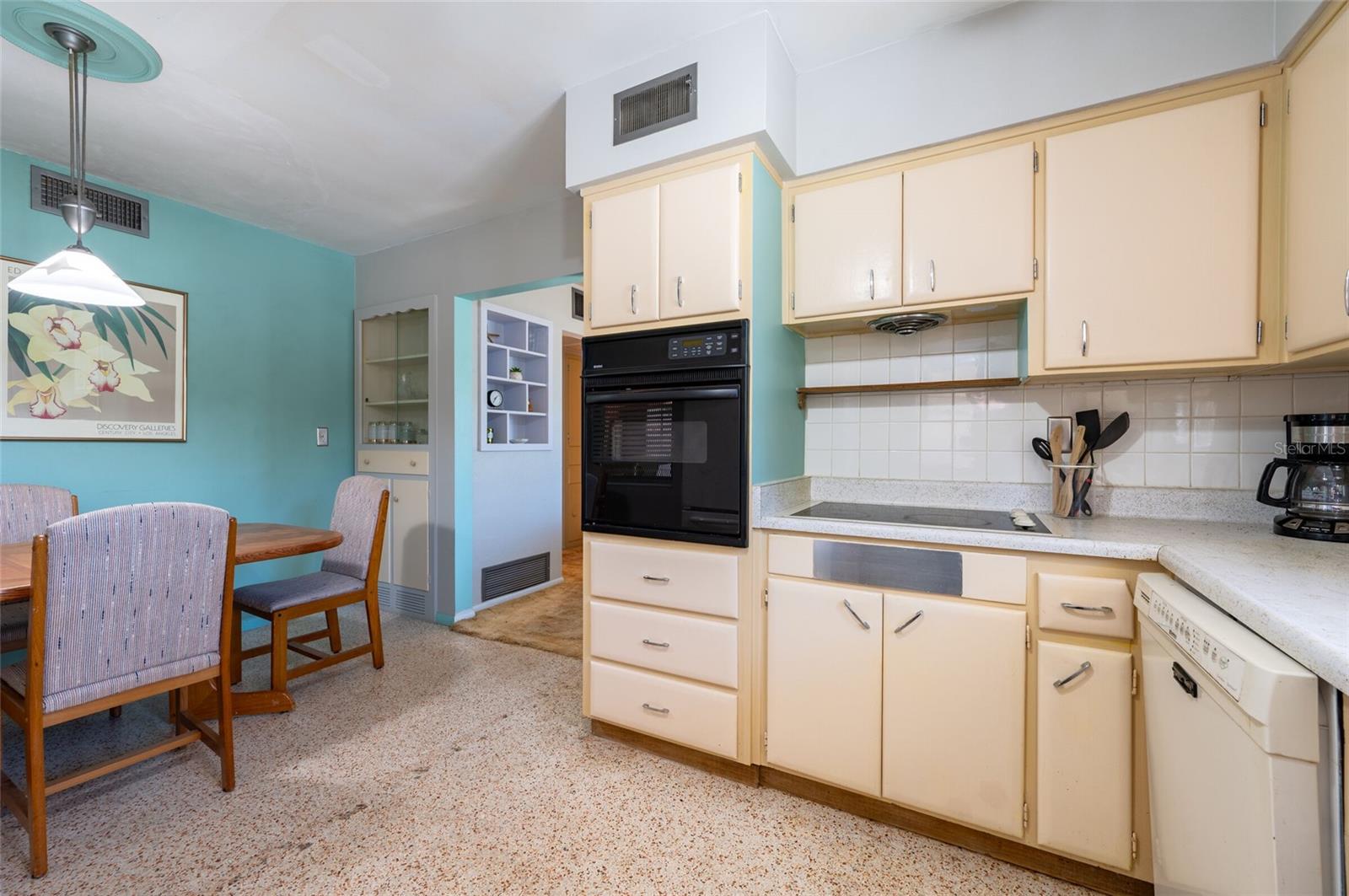 2215 GROVE ST, SARASOTA, FL, 34239