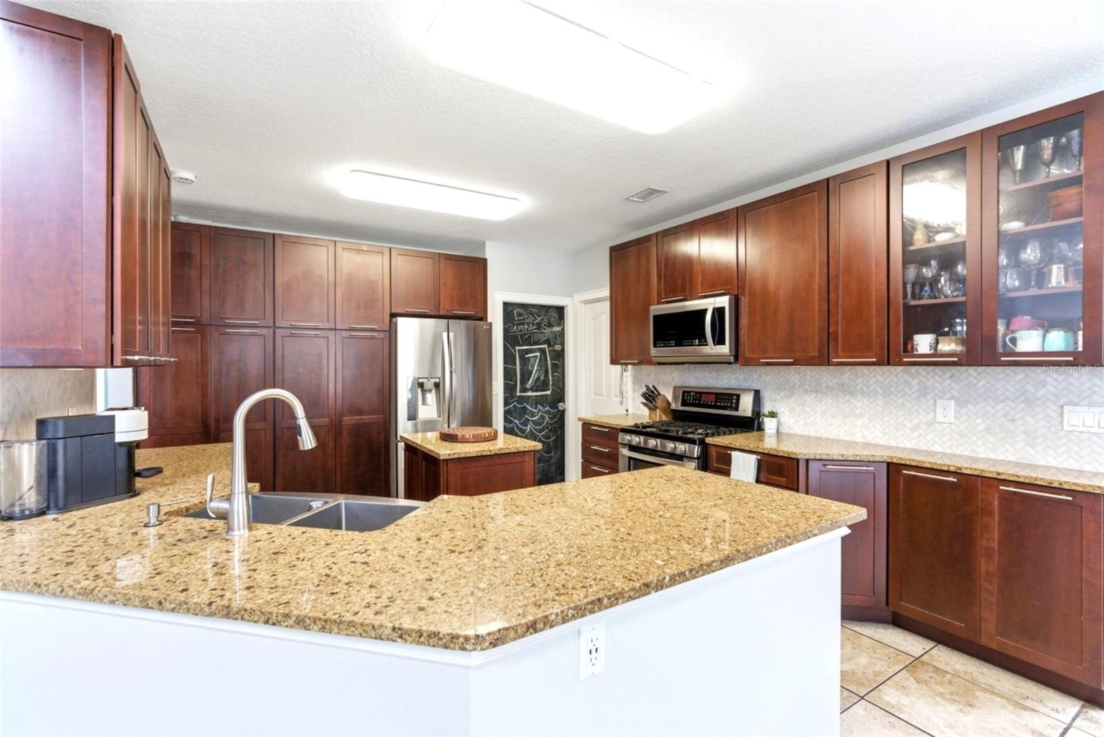 1610 LEDGESTONE DR, BRANDON, FL, 33511