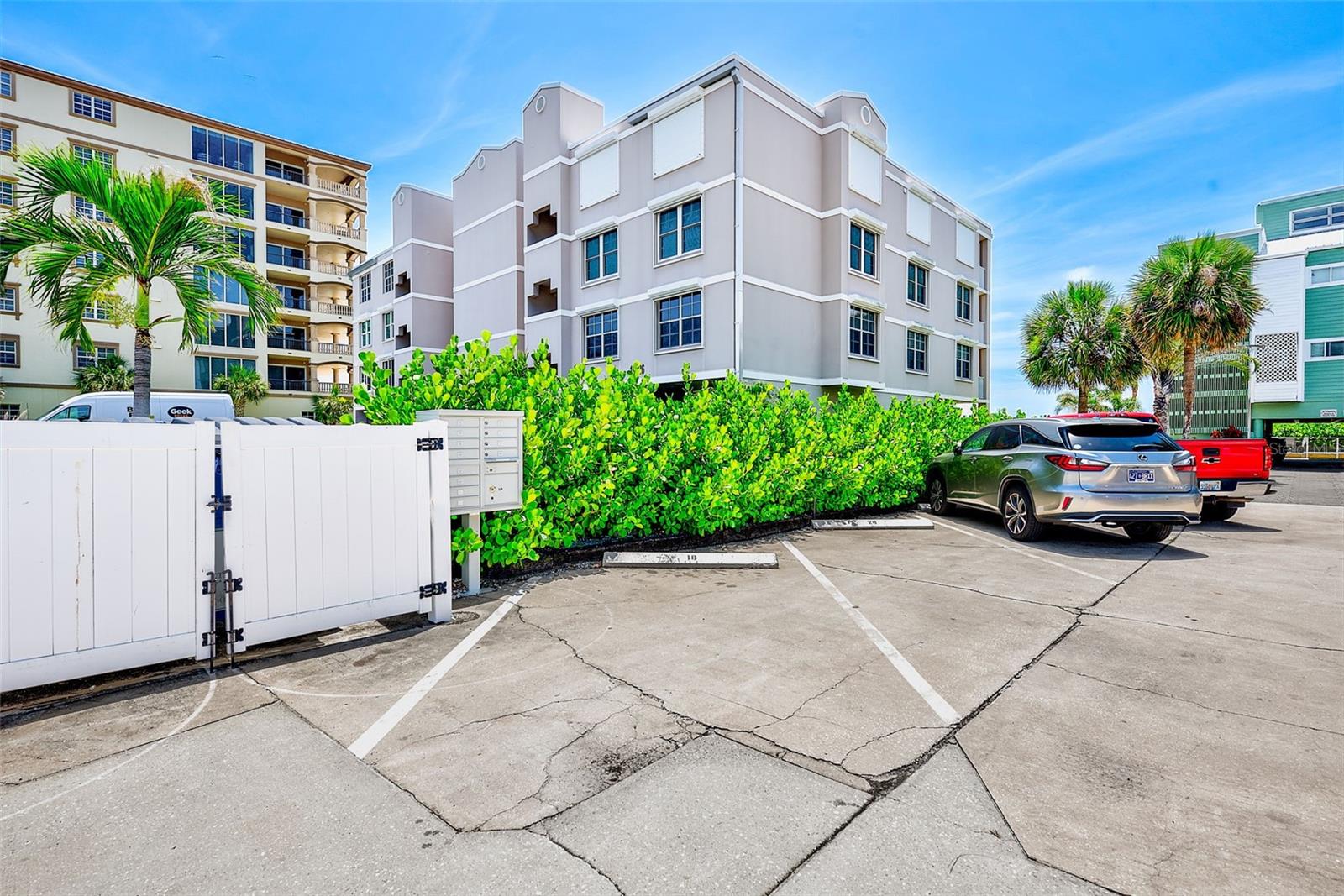 19530 GULF BLVD #1B, INDIAN SHORES, FL, 33785