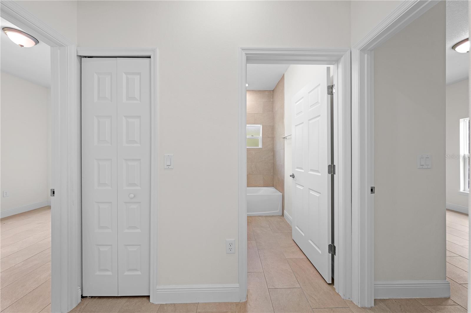 121 S CANOE CREEK RD, KENANSVILLE, FL, 34739