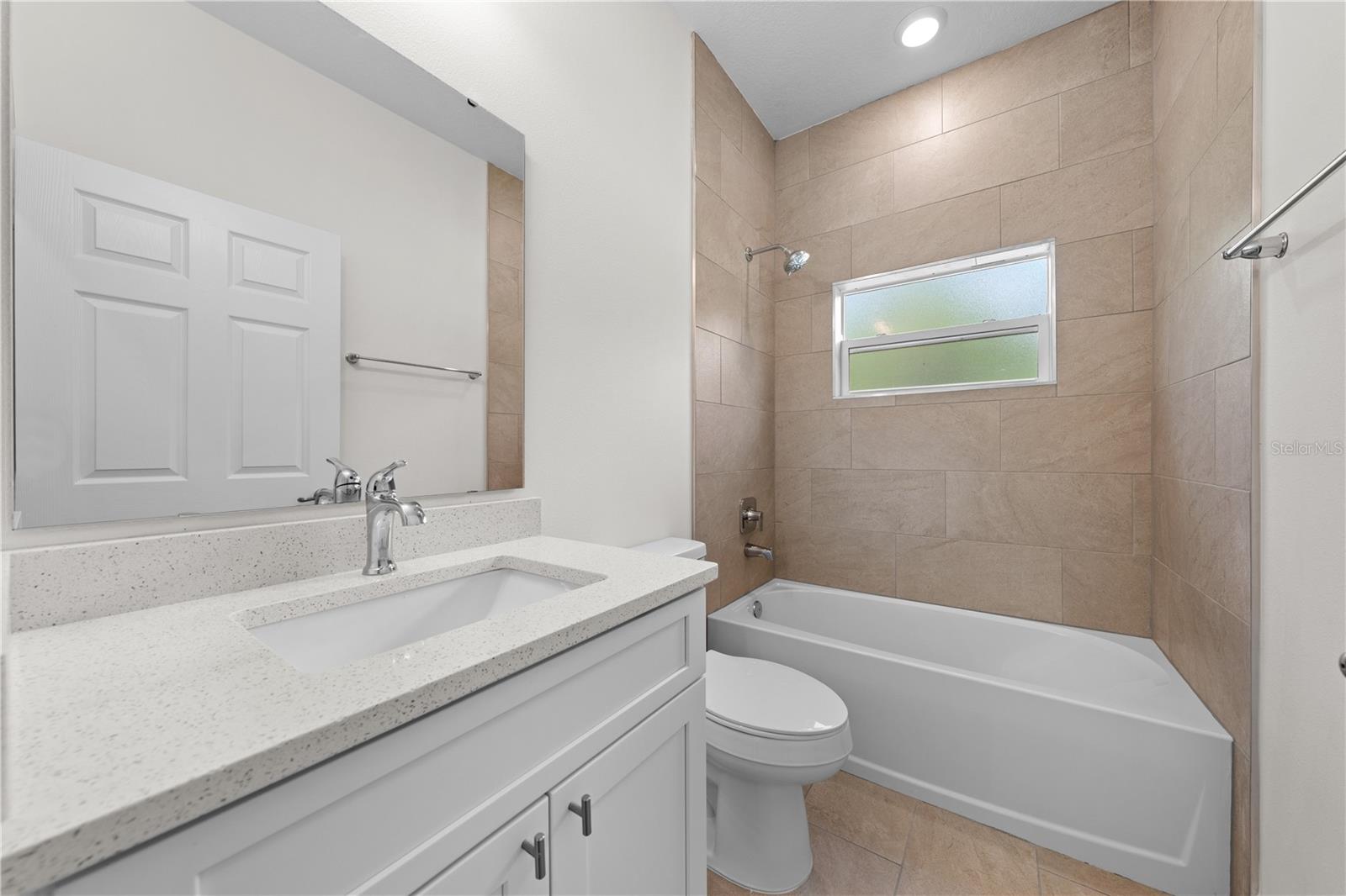 121 S CANOE CREEK RD, KENANSVILLE, FL, 34739
