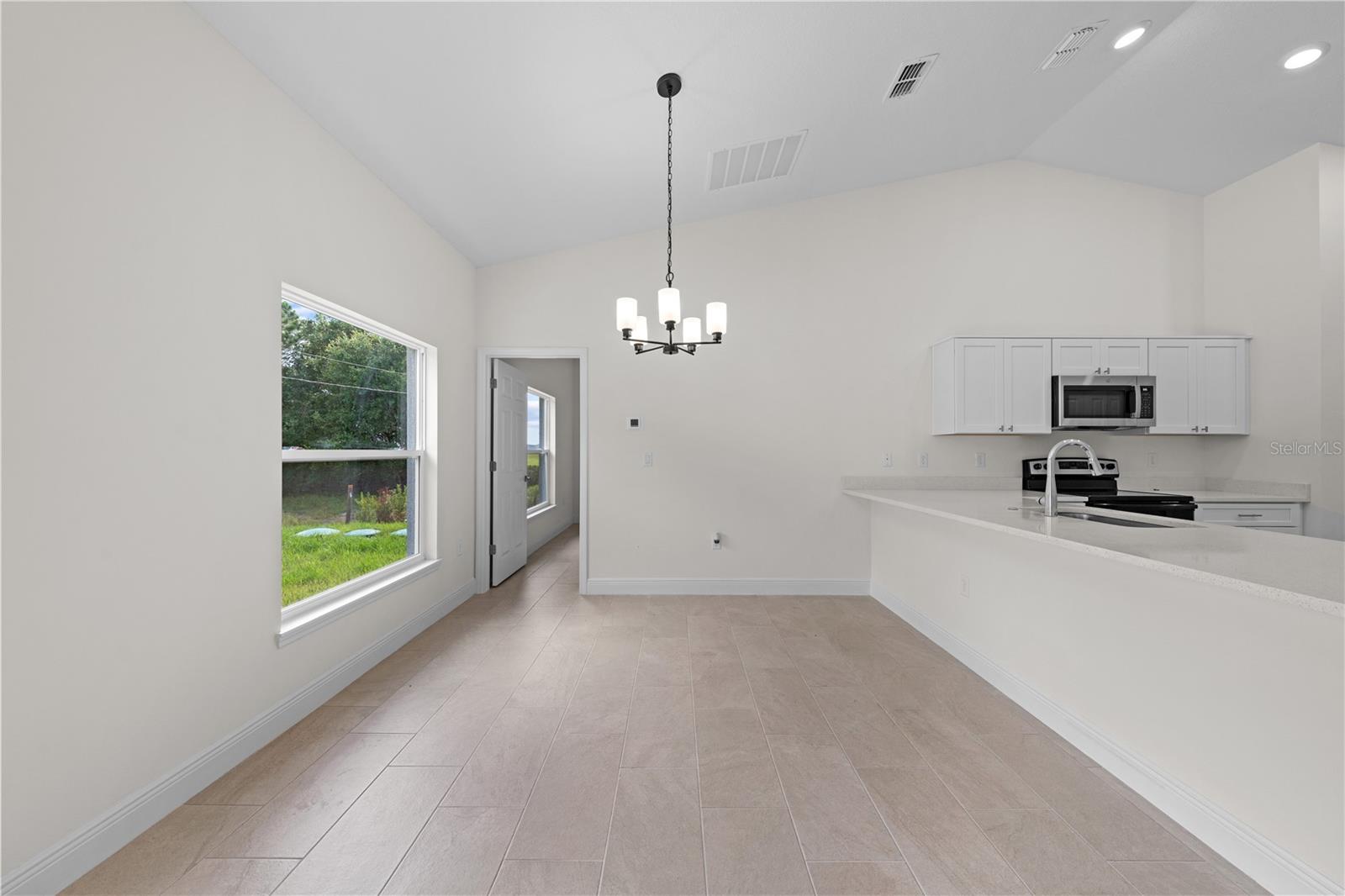 121 S CANOE CREEK RD, KENANSVILLE, FL, 34739