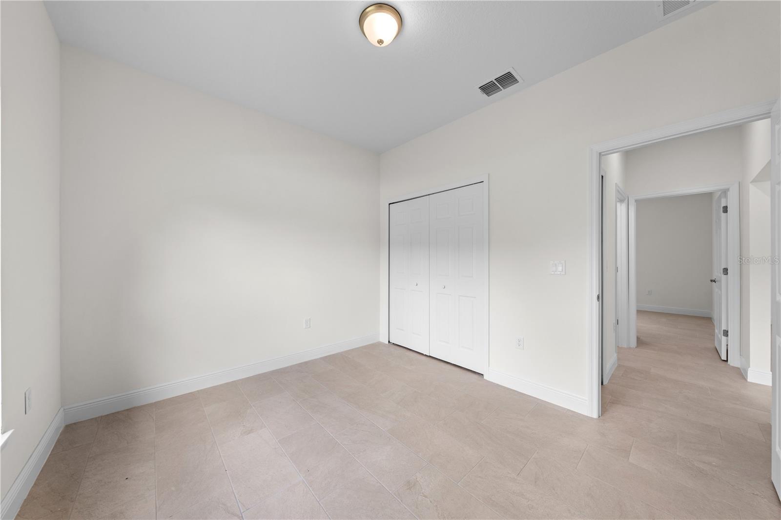 121 S CANOE CREEK RD, KENANSVILLE, FL, 34739