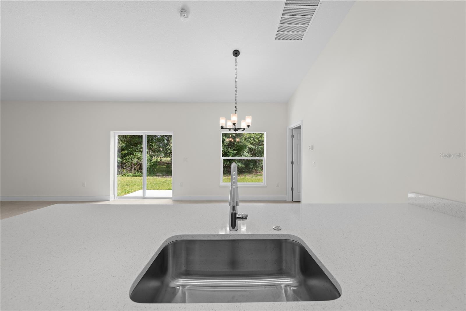121 S CANOE CREEK RD, KENANSVILLE, FL, 34739