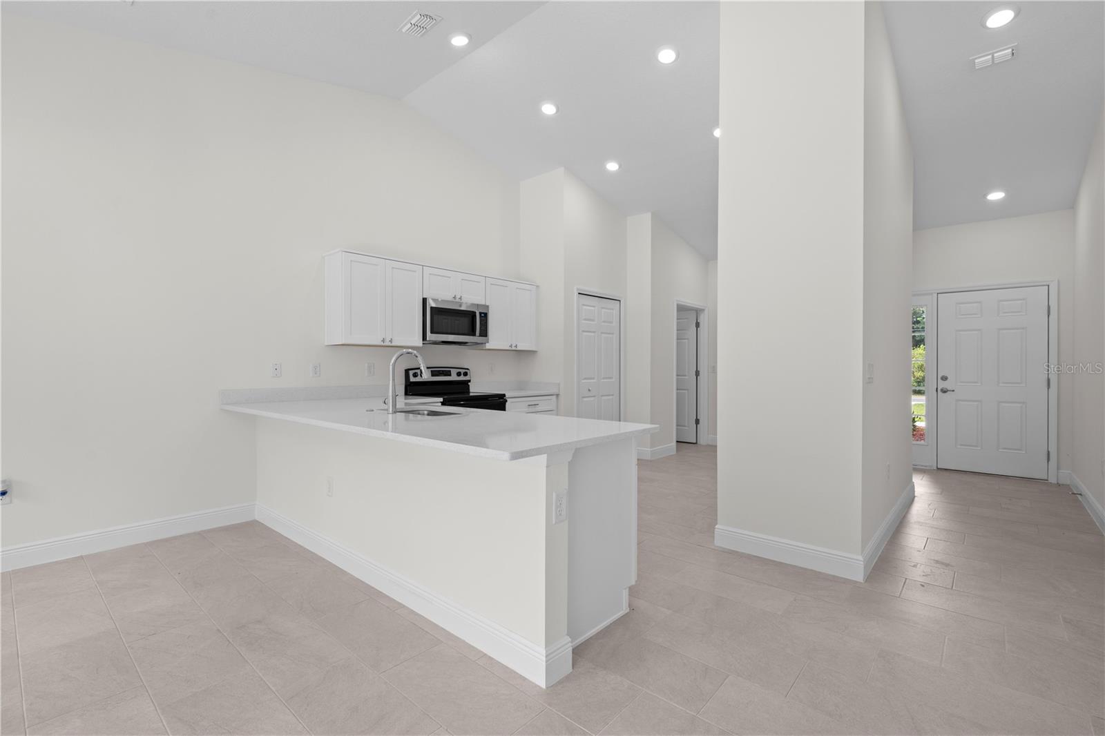 121 S CANOE CREEK RD, KENANSVILLE, FL, 34739