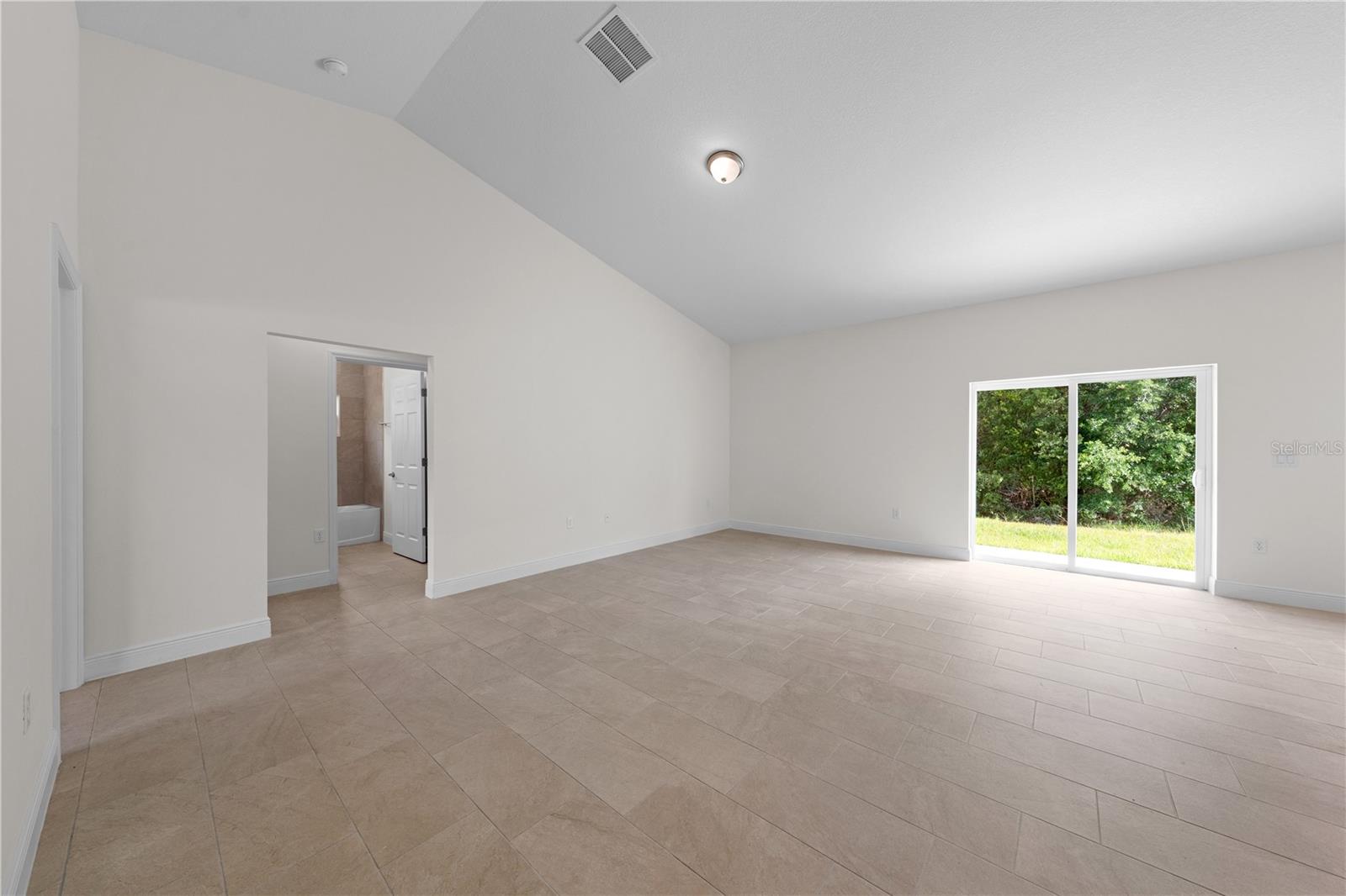 121 S CANOE CREEK RD, KENANSVILLE, FL, 34739