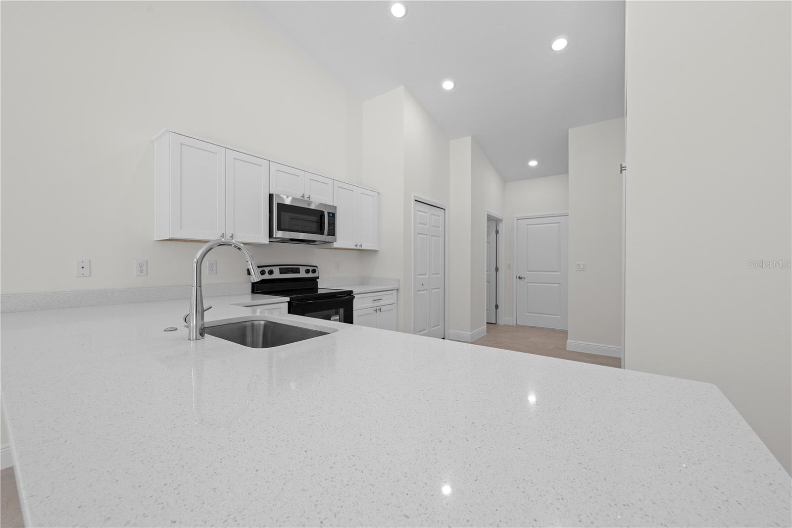 121 S CANOE CREEK RD, KENANSVILLE, FL, 34739
