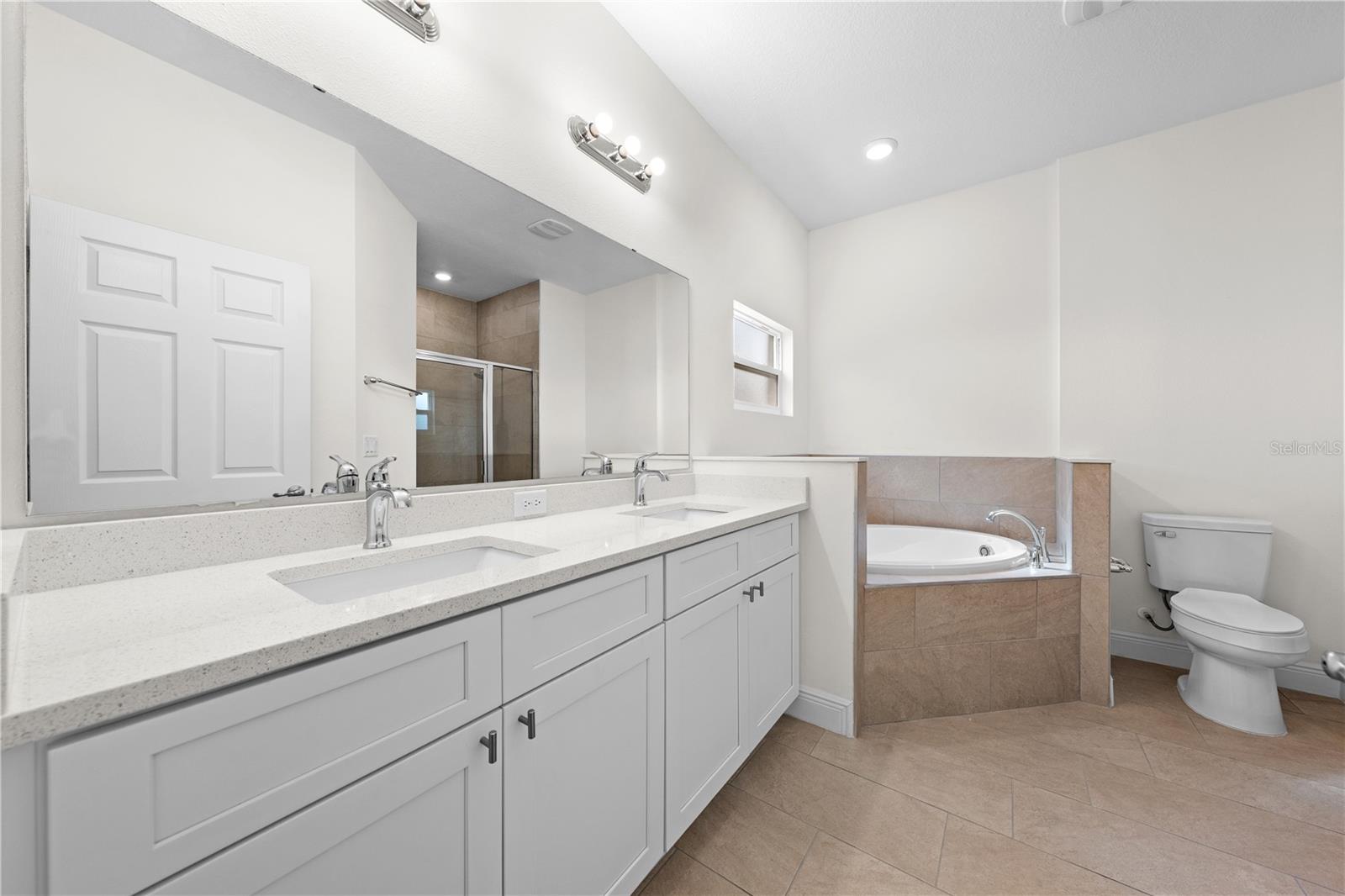 121 S CANOE CREEK RD, KENANSVILLE, FL, 34739