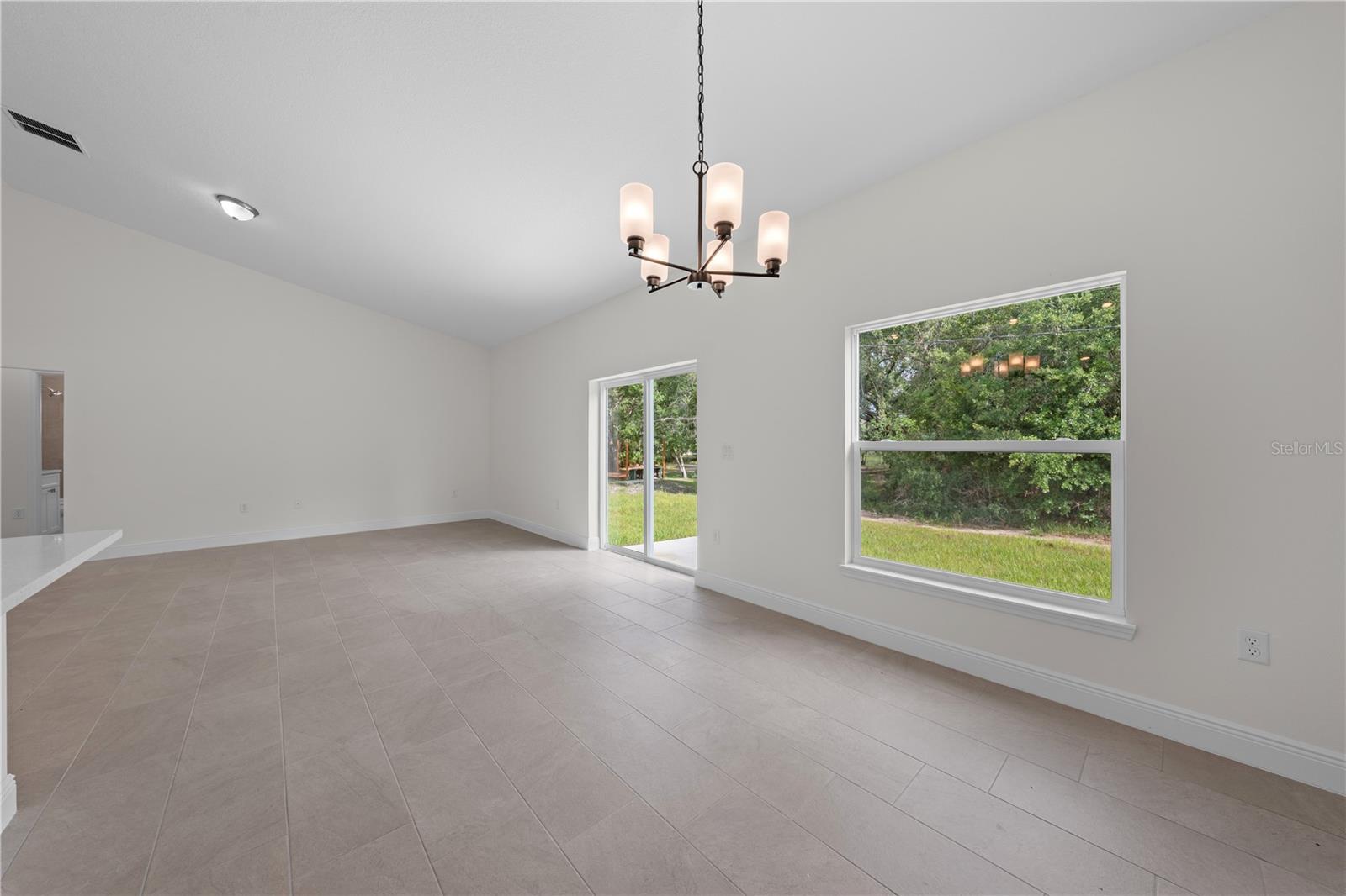 121 S CANOE CREEK RD, KENANSVILLE, FL, 34739