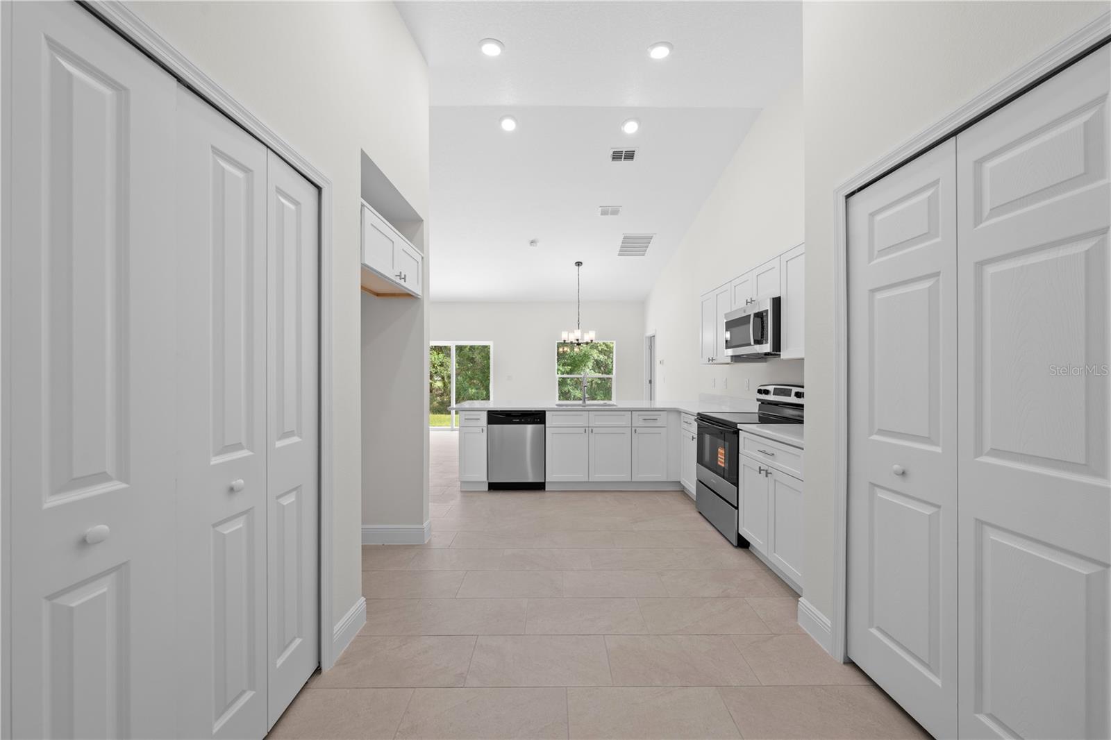 121 S CANOE CREEK RD, KENANSVILLE, FL, 34739