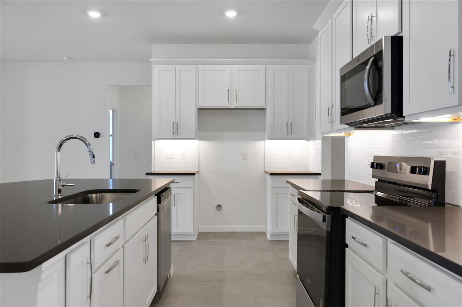 17534 VALLEYWOOD PKWY, LAND O LAKES, FL, 34638