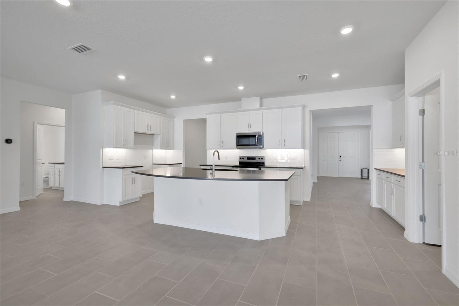 17534 VALLEYWOOD PKWY, LAND O LAKES, FL, 34638